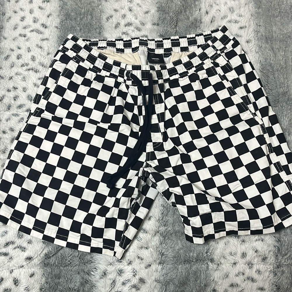 Vans checkered men shorts never worn
